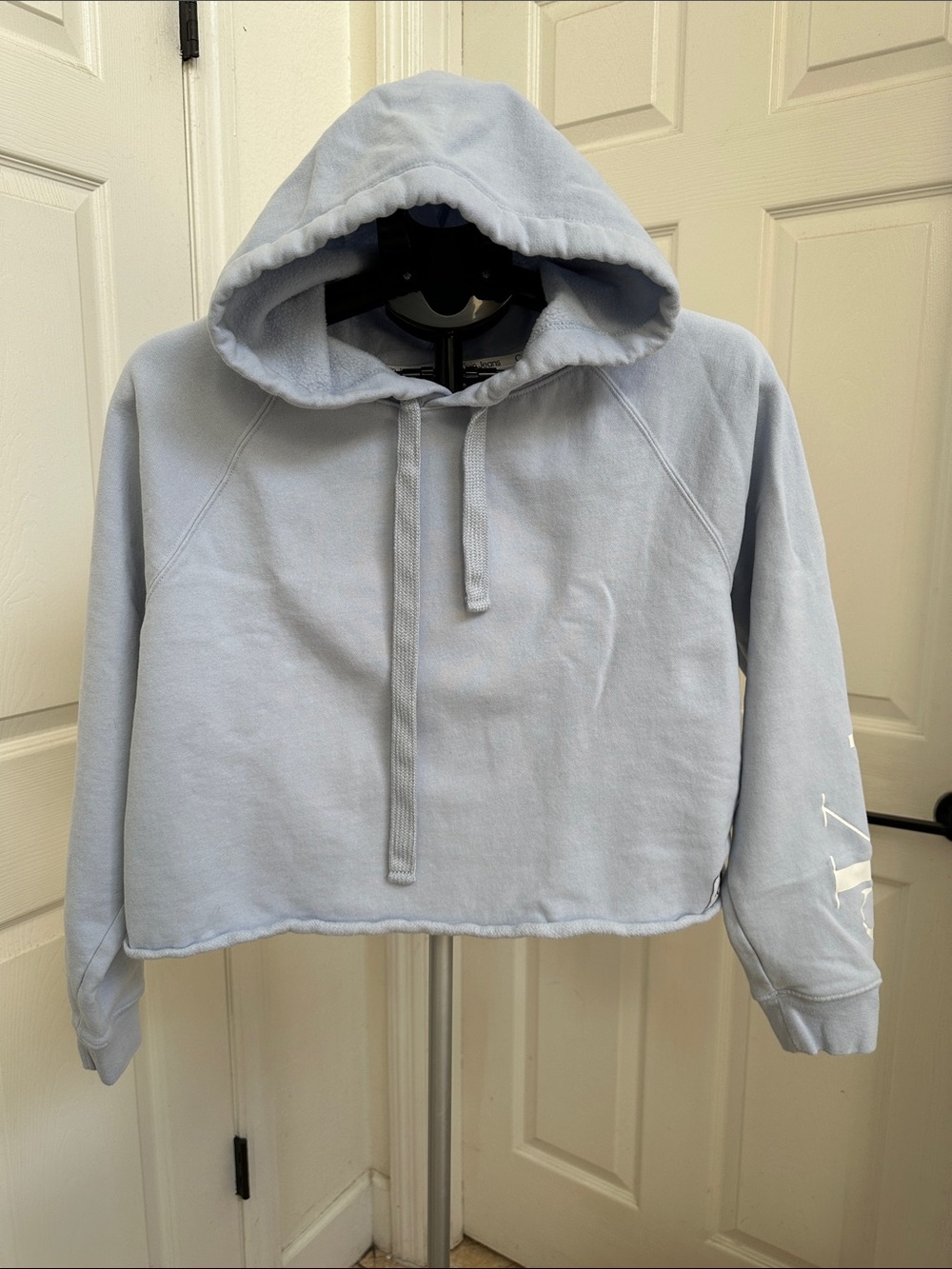 Calvin Klein Women’s Light Blue Cropped Pullover Hoodie Drop Shoulder Size L
